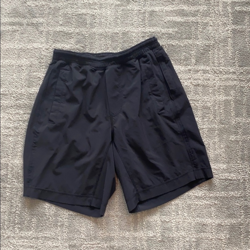 Lululemon mens Shorts 7 Inch inseam. Side Zipper